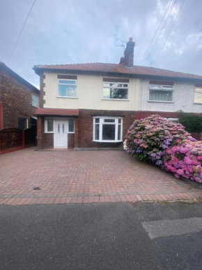 Lovely 3 bed house in Crosby